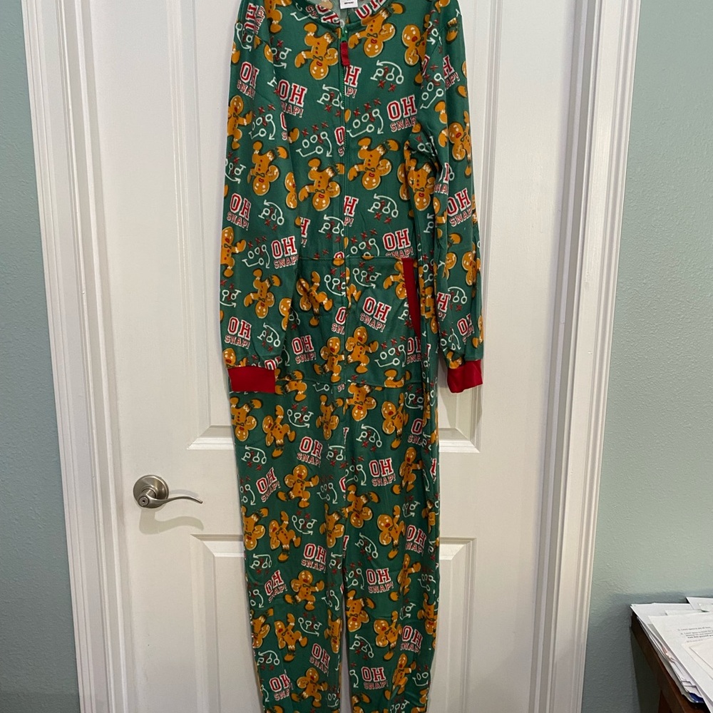 Wembley Unisex Adult onesie holiday pajamas Sz M/S